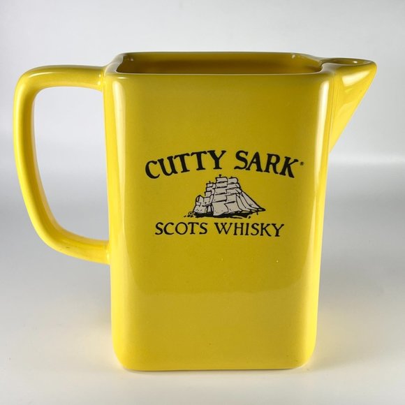 Vtg Cutty Sark Scots Whisky Pitcher Yellow Ceramic Square Man Cave Barware - Picture 4 of 11